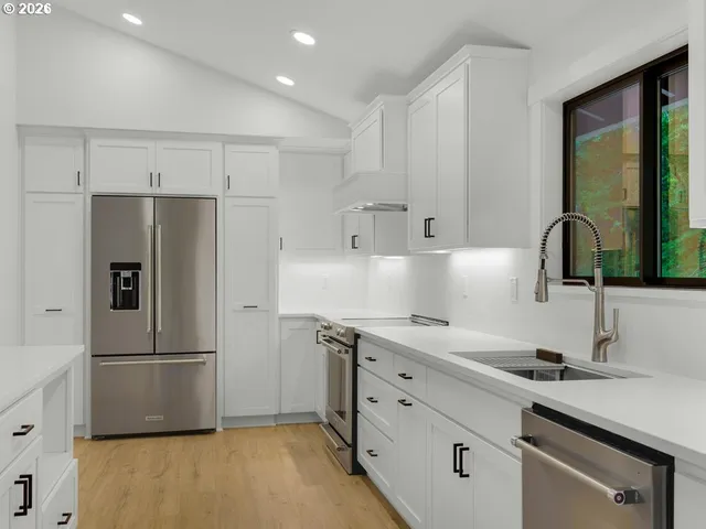 $939,000 | 37671 Timber Lane, Astoria, OR 97103