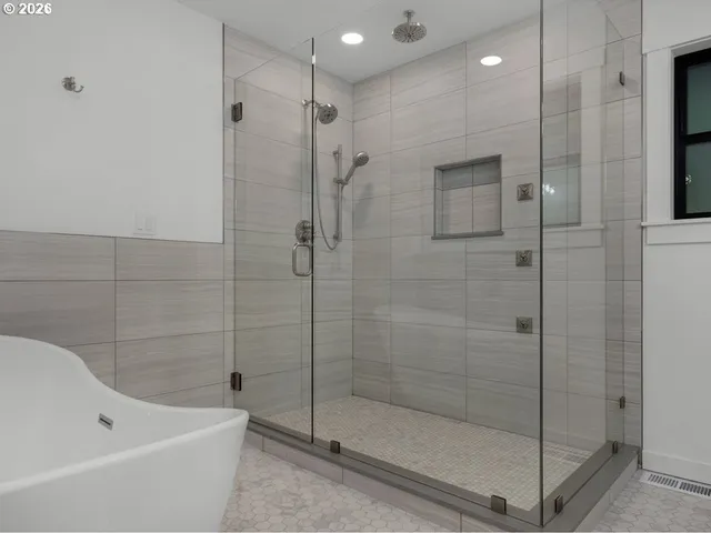 $939,000 | 37671 Timber Lane, Astoria, OR 97103