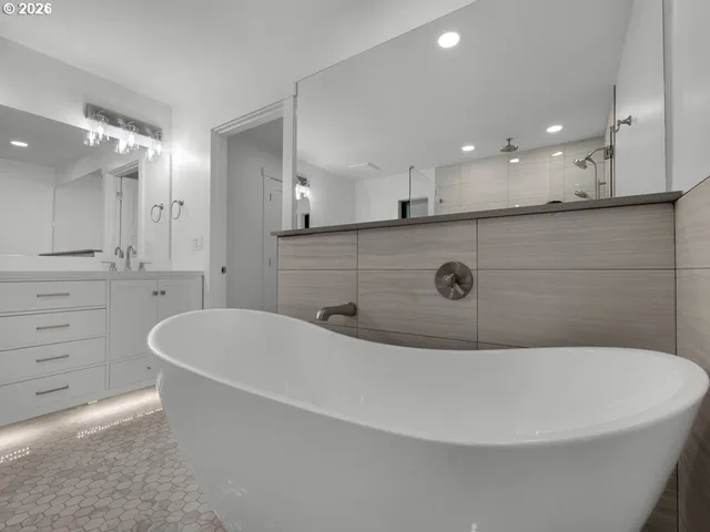 $939,000 | 37671 Timber Lane, Astoria, OR 97103