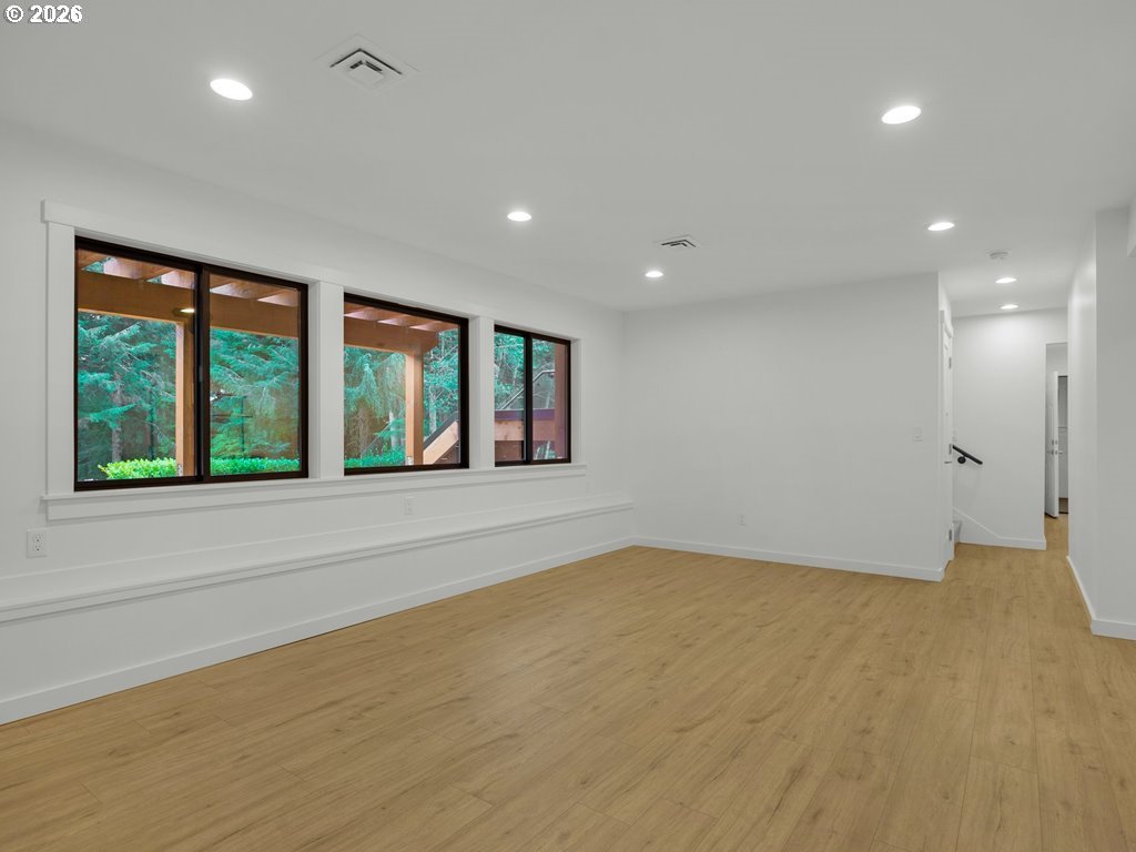 37671 Timber Lane Astoria, OR 97103 - Photo 32 of 44