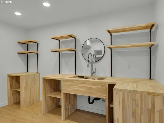 $939,000 | 37671 Timber Lane, Astoria, OR 97103