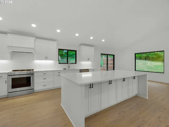 $939,000 | 37671 Timber Lane, Astoria, OR 97103