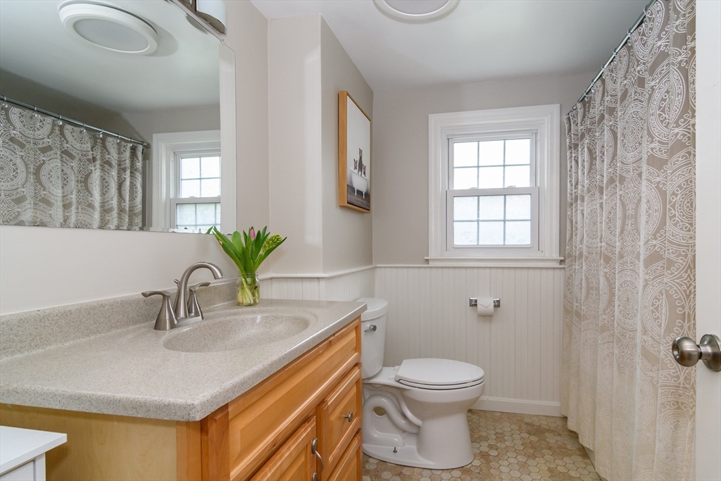 39 Old North Road Hudson, MA 01749 - Photo 15 of 24