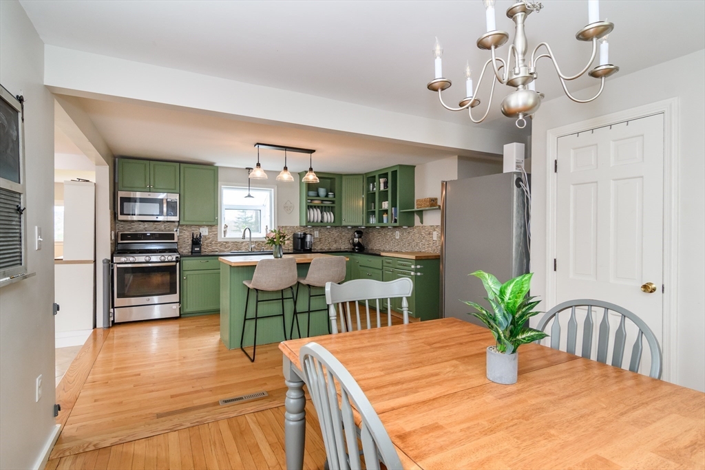 39 Old North Road Hudson, MA 01749 - Photo 4 of 24