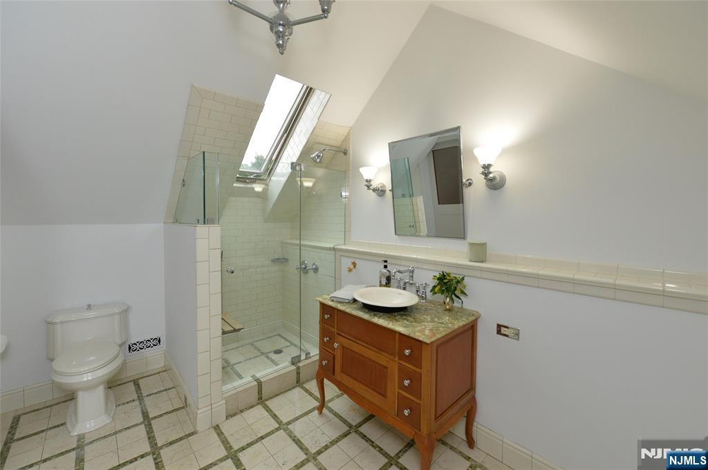 429 Sterling Place Ridgewood, NJ 07450 - Photo 17 of 30
