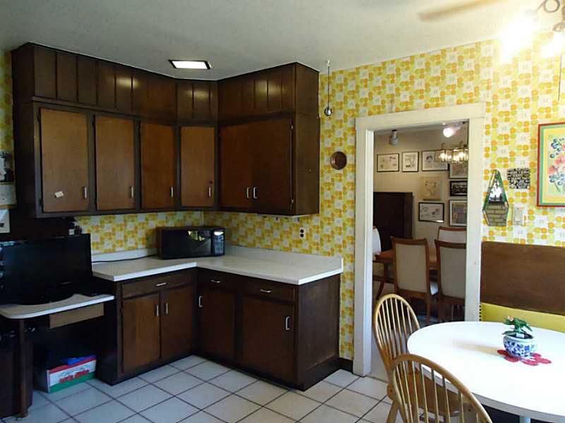 6506 Darlington Road Pittsburgh, PA 15217 - Photo 5 of 13 Kitchen.