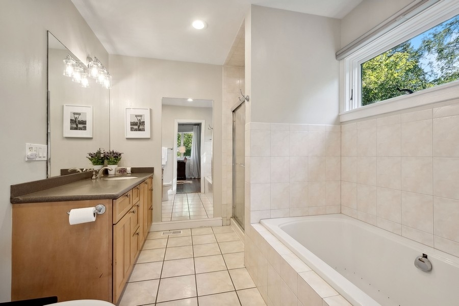 939 Illinois Road Wilmette, IL 60091 - Photo 19 of 39