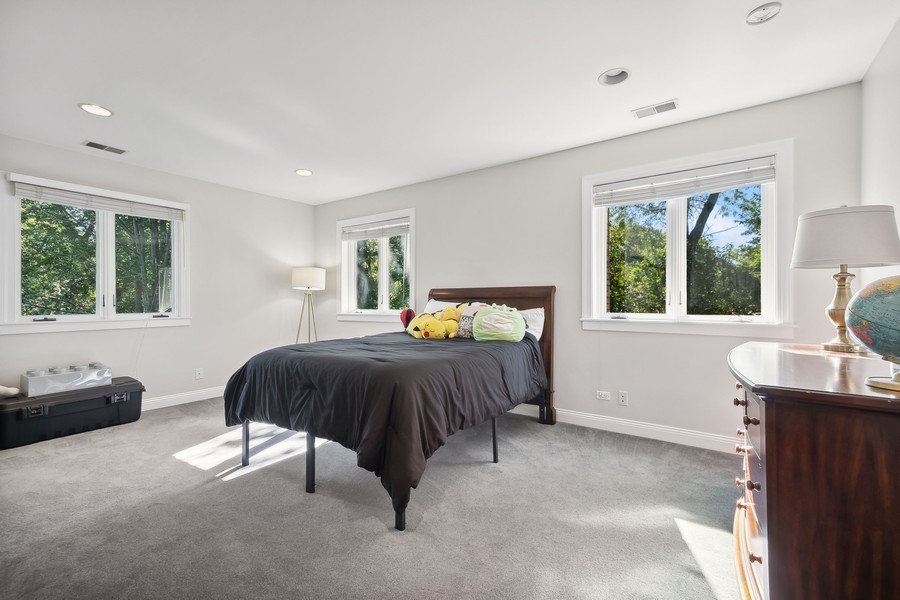 939 Illinois Road Wilmette, IL 60091 - Photo 23 of 39