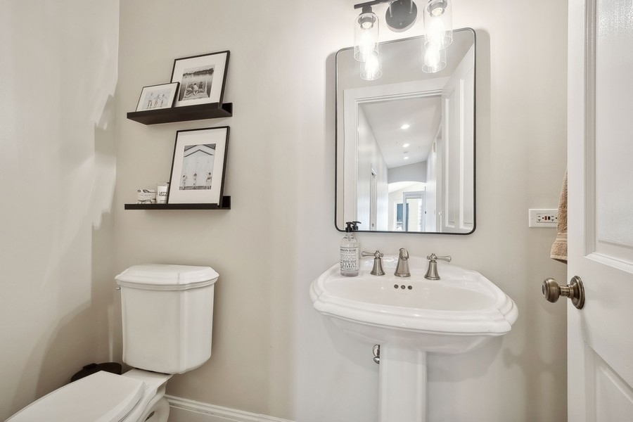 939 Illinois Road Wilmette, IL 60091 - Photo 31 of 39