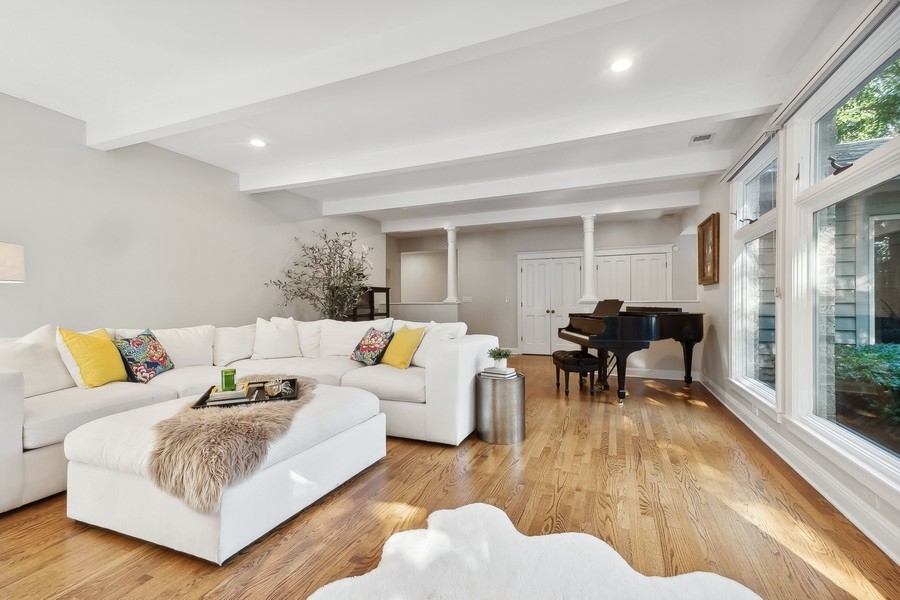 939 Illinois Road Wilmette, IL 60091 - Photo 6 of 39