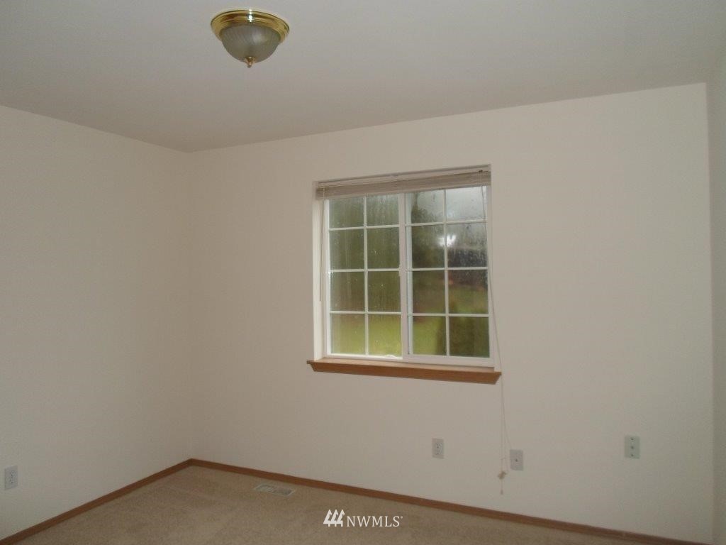 18219 Montborne Road Mount Vernon, WA 98274 - Photo 8 of 10 Gallery Image 8