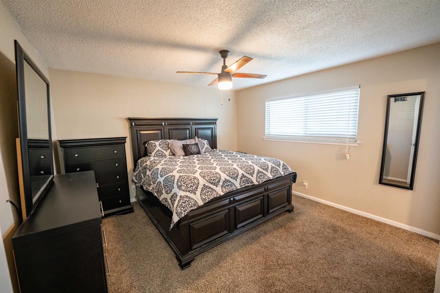 351 West Spring Lane Lemoore, CA 93245 - Photo 31 of 47 Gallery Image 31