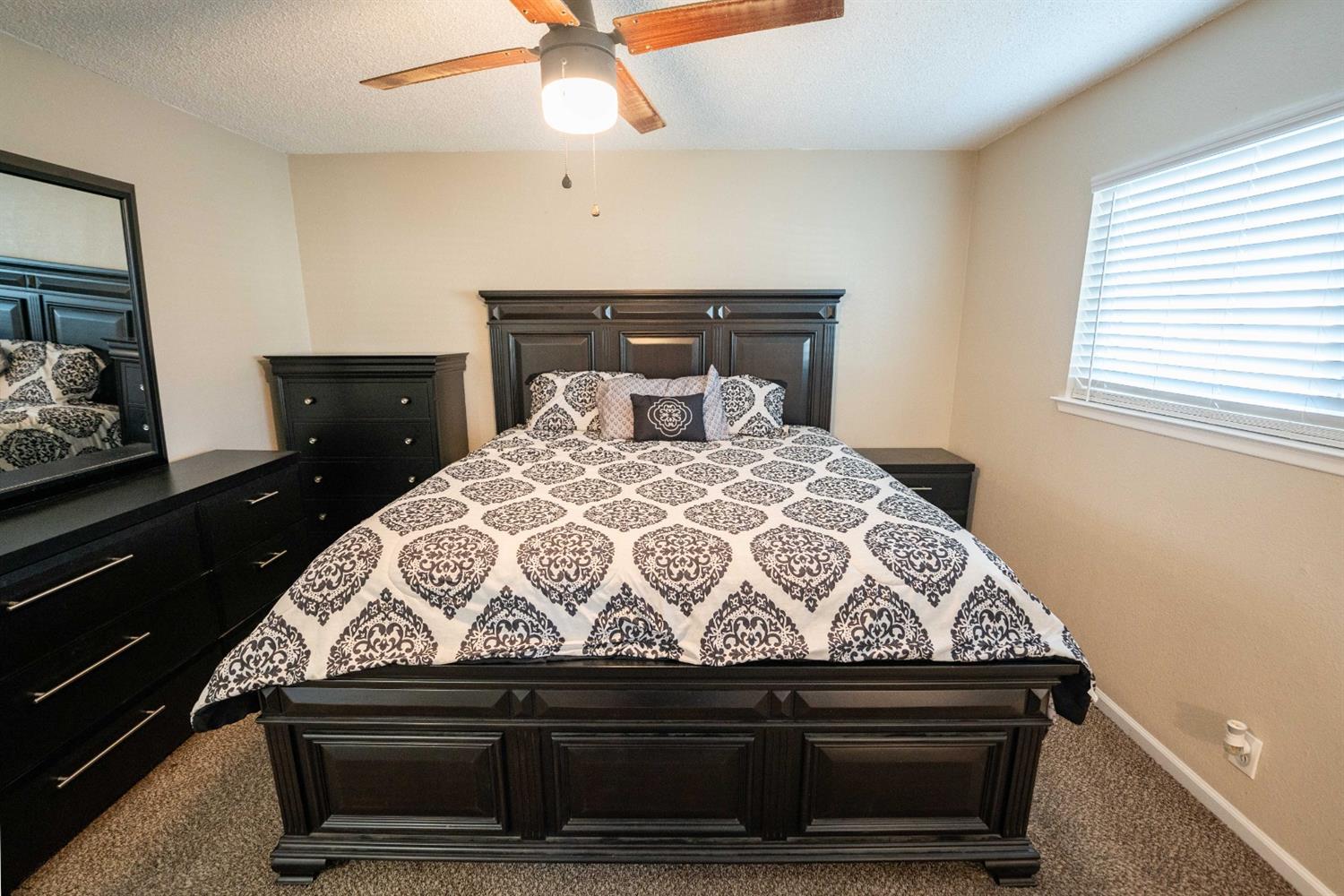 351 West Spring Lane Lemoore, CA 93245 - Photo 32 of 47 Gallery Image 32