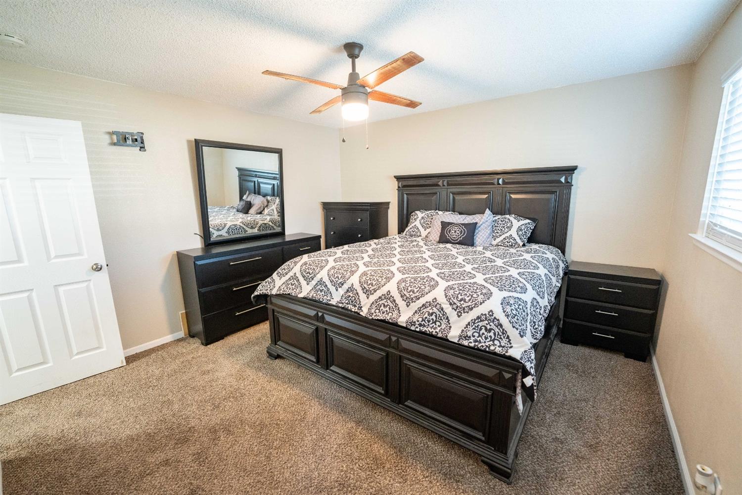 351 West Spring Lane Lemoore, CA 93245 - Photo 33 of 47 Gallery Image 33