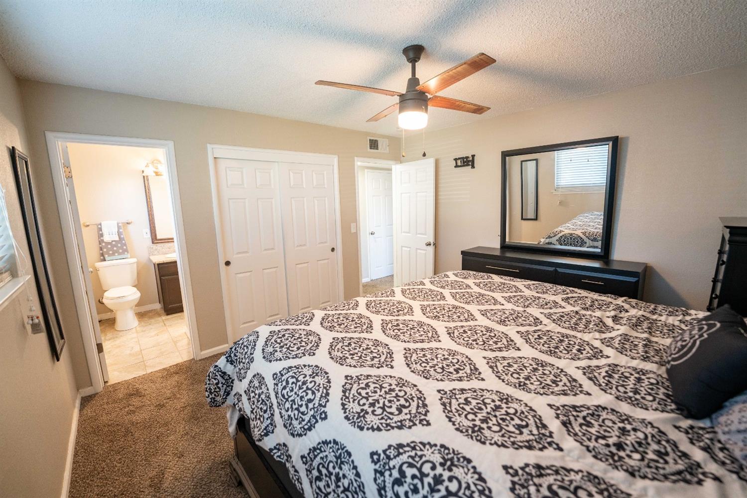 351 West Spring Lane Lemoore, CA 93245 - Photo 36 of 47 Gallery Image 36