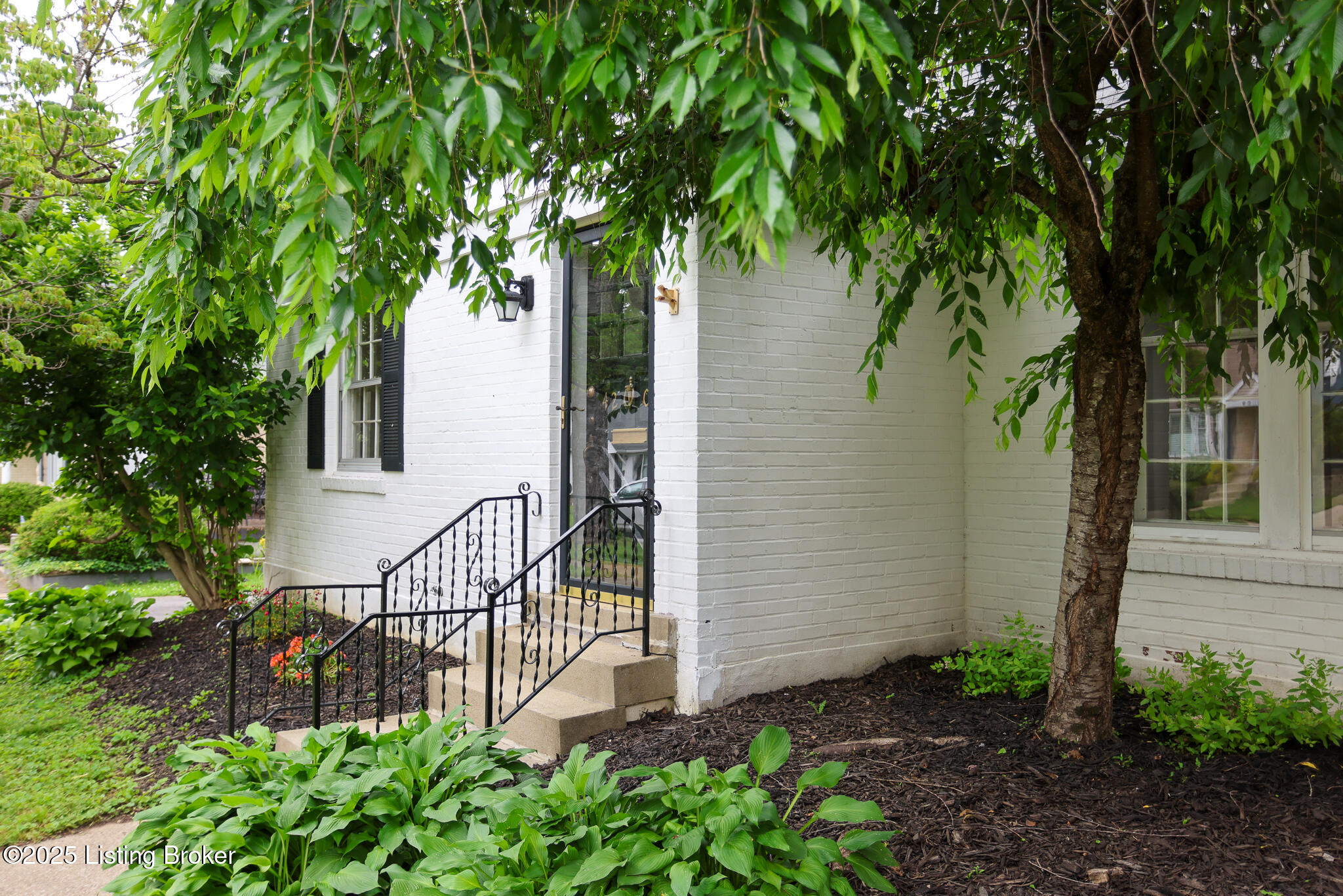 4206 Churchill Road Louisville, KY 40207 - Photo 35 of 39 4206 Churchill-34