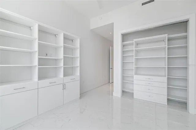 a view of a entryway gate of a building