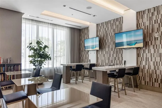 $3,300,000 | 111 South Pineapple Avenue, Unit 1204, Sarasota, FL 34236