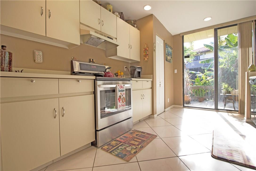 5720 Fox Hollow Drive, Unit D Boca Raton, FL 33486 - Photo 8 of 23 Photo 8