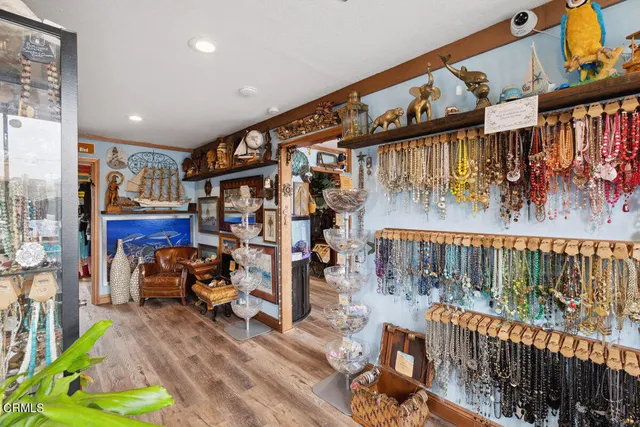 $1,099,000 | 2301 Roosevelt Boulevard, Oxnard, CA 93035