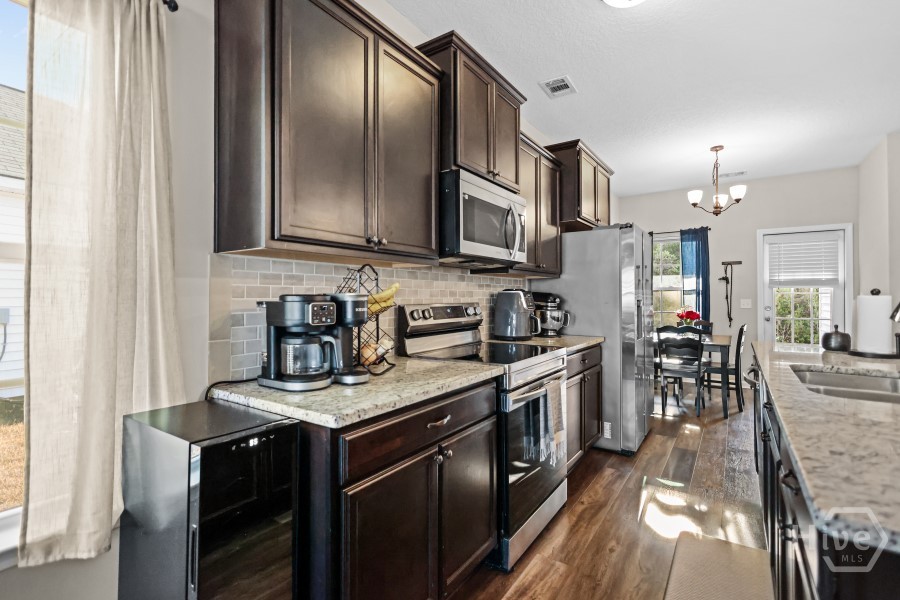 254 Brightleaf Circle Hinesville, GA 31313 - Photo 12 of 37