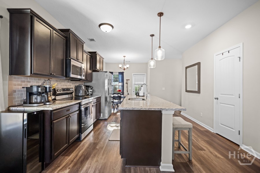 254 Brightleaf Circle Hinesville, GA 31313 - Photo 10 of 37