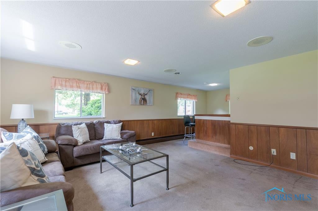 6046 Herst Road Toledo, OH 43613 - Photo 12 of 30 Gallery Image 12