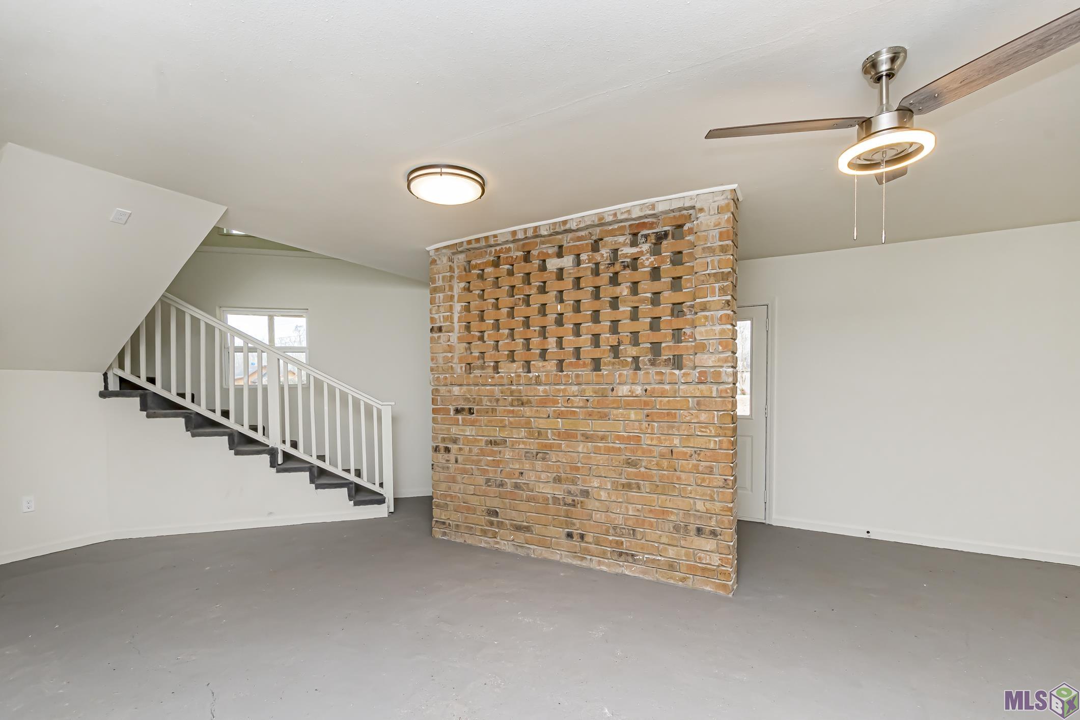 8370 Phillips Road St. Amant, LA 70774 - Photo 3 of 27 Gallery Image 3