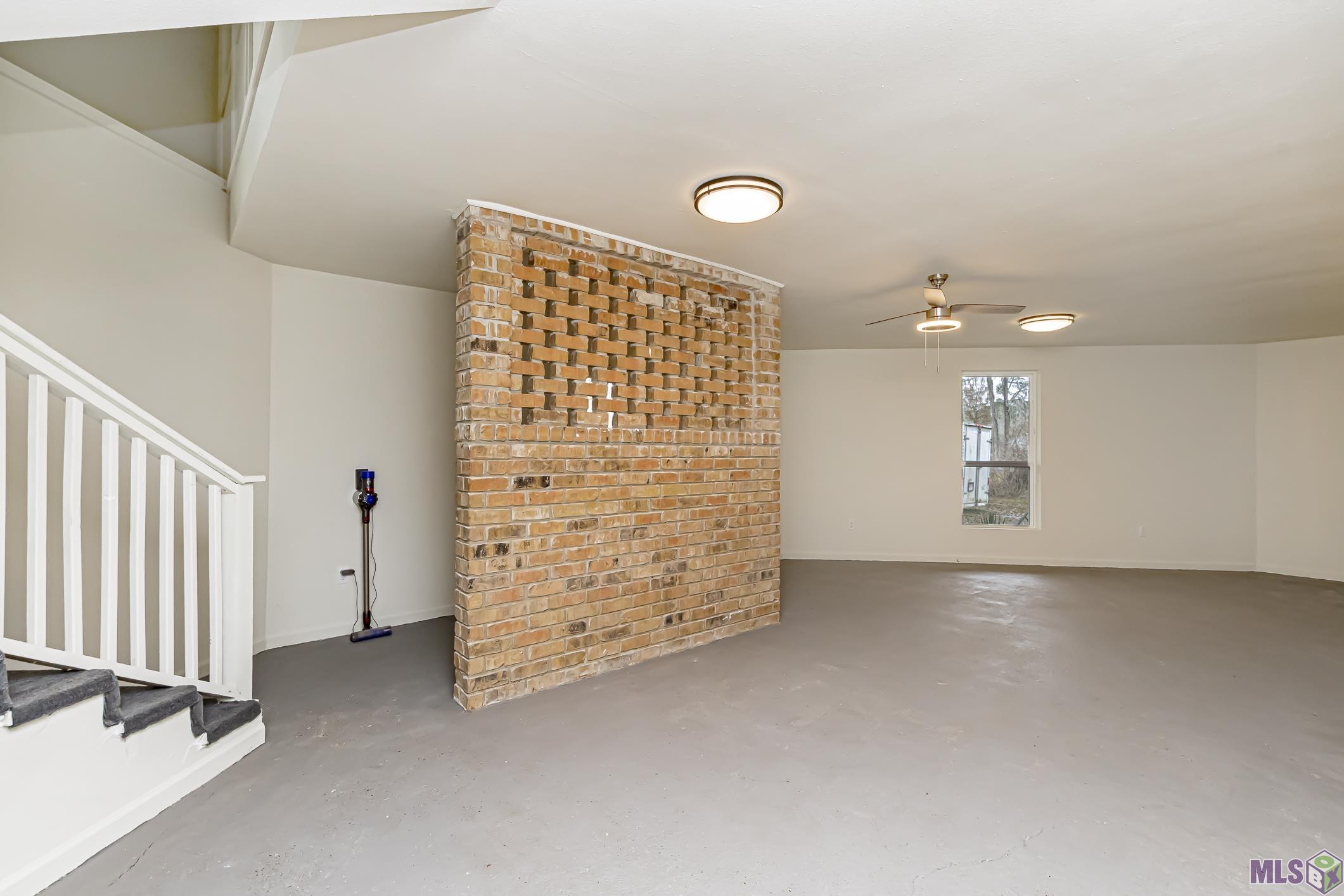 8370 Phillips Road St. Amant, LA 70774 - Photo 4 of 27 Gallery Image 4