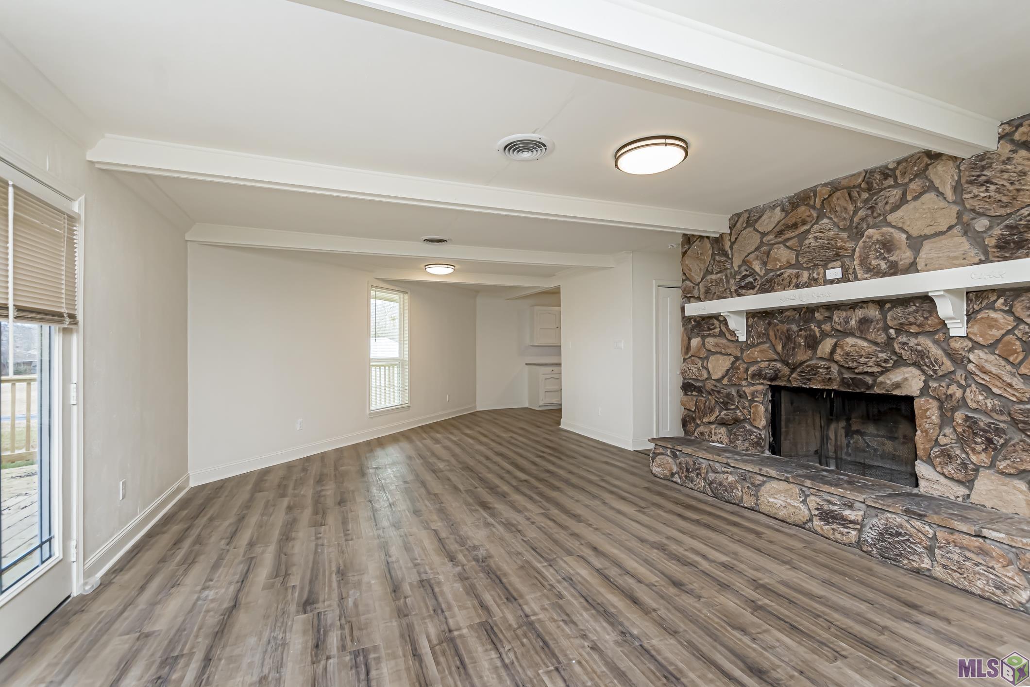 8370 Phillips Road St. Amant, LA 70774 - Photo 8 of 27 Gallery Image 8