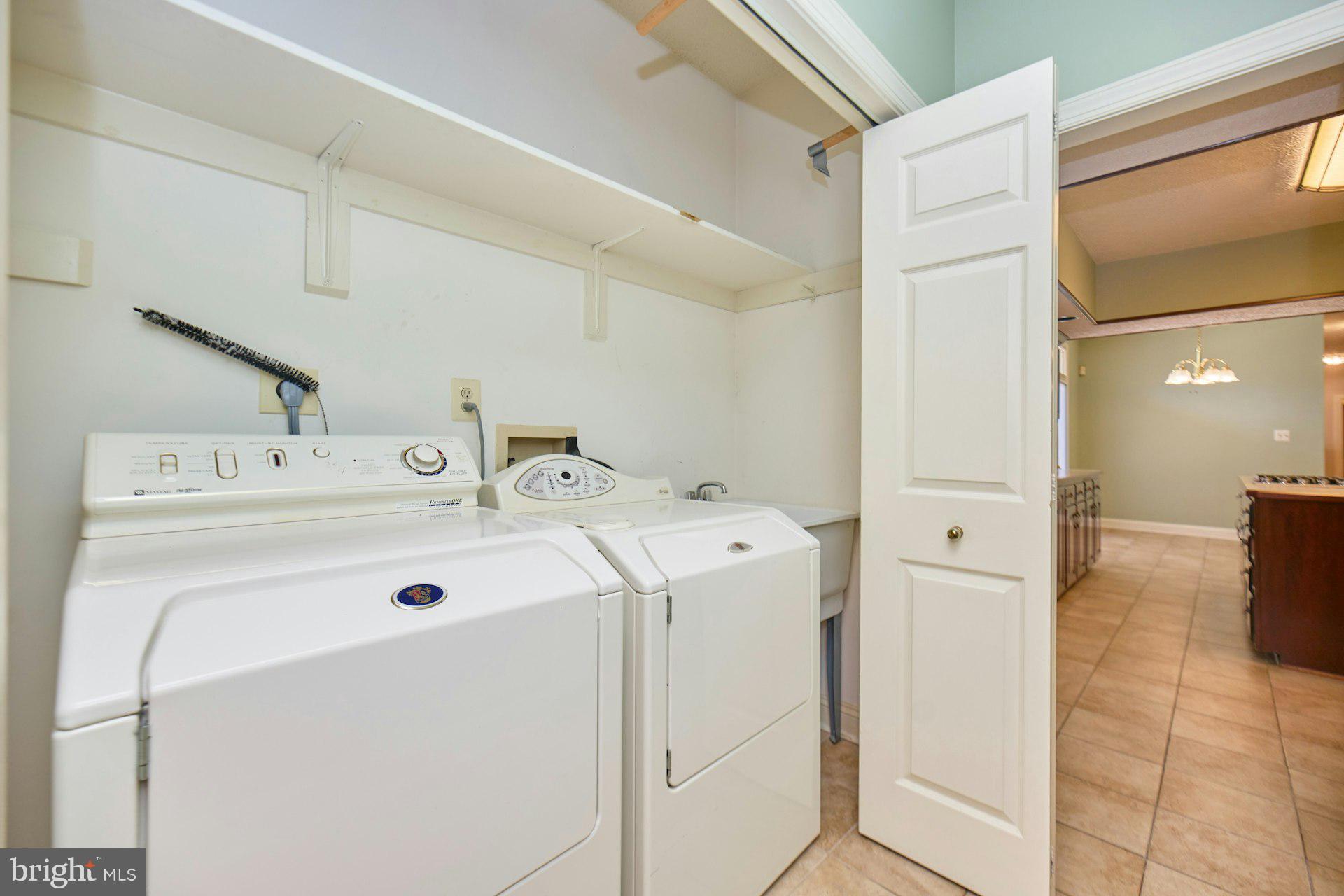 6051 Adams Drive La Plata, MD 20646 - Photo 31 of 72 a utility room with dryer and washer