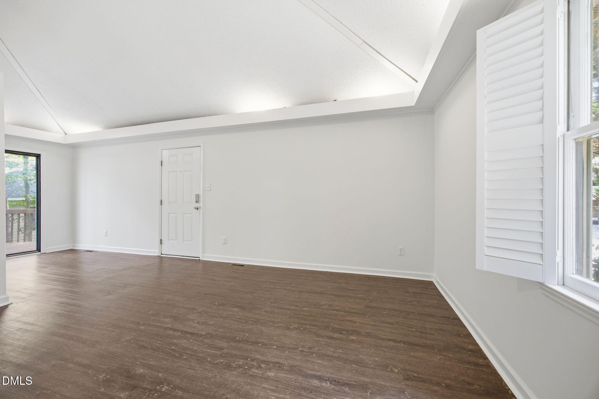 3289 Mill Run, Unit 148 Raleigh, NC 27612 - Photo 6 of 25 13-web-or-mls-IMG_1596