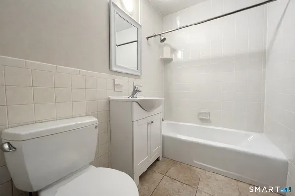 $1,325 | 185 Scott Road, Unit 3A, Waterbury, CT 06705