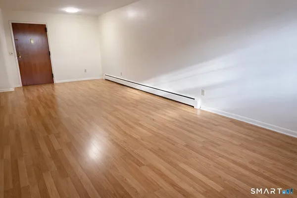 $1,325 | 185 Scott Road, Unit 3A, Waterbury, CT 06705