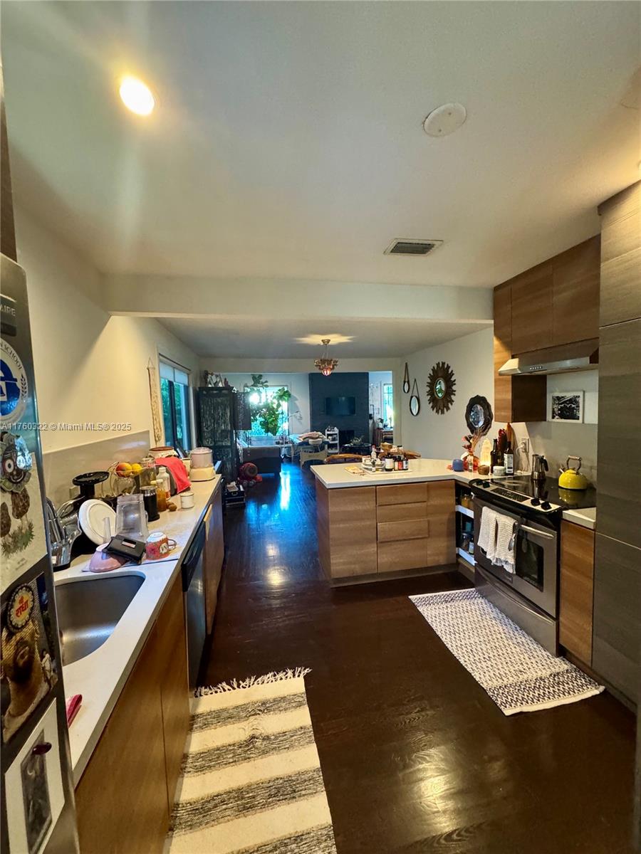 7020 Northeast 5th Avenue Miami, FL 33138 - Photo 6 of 42