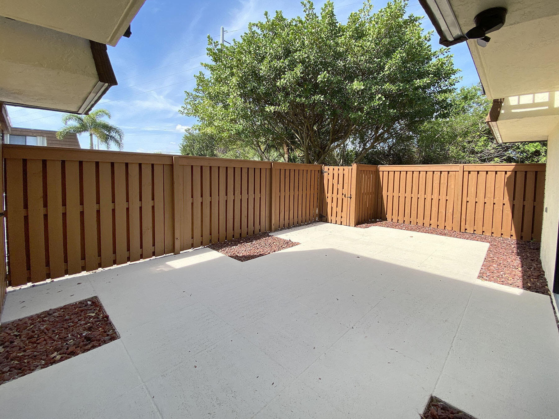 3900 Southeast County Line Road, Unit 8C Jupiter, FL 33469 - Photo 5 of 26 Patio1