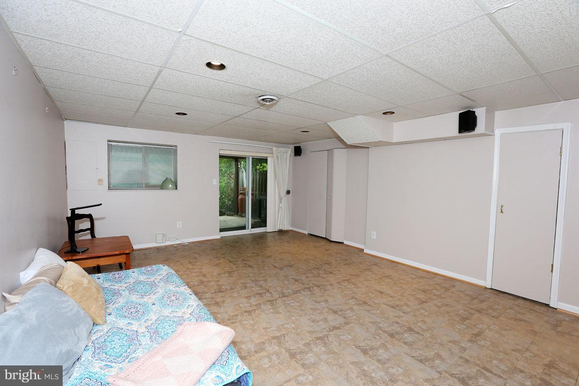 1725 Logmill Lane Gaithersburg, MD 20879 - Photo 24 of 30 a view of livingroom with furniture and ceiling fan