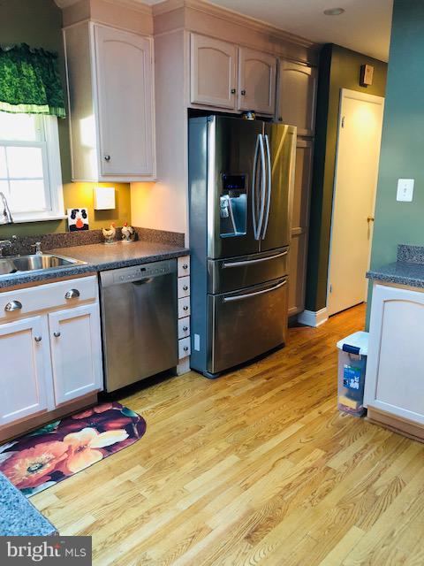 6514 Rivington Road Springfield, VA 22152 - Photo 2 of 30 Kitchen