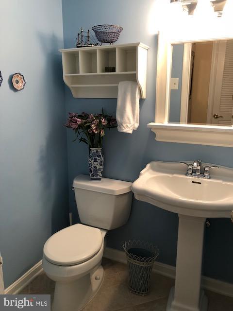6514 Rivington Road Springfield, VA 22152 - Photo 11 of 30 Bath