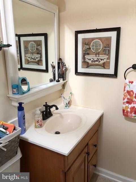6514 Rivington Road Springfield, VA 22152 - Photo 12 of 30 Bath (Master)