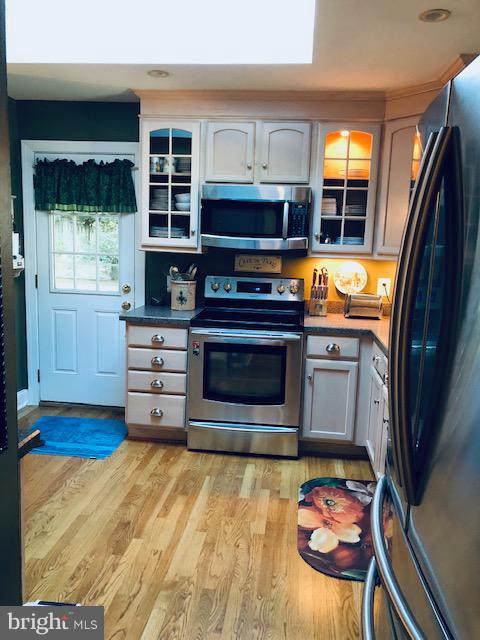 6514 Rivington Road Springfield, VA 22152 - Photo 3 of 30 Kitchen