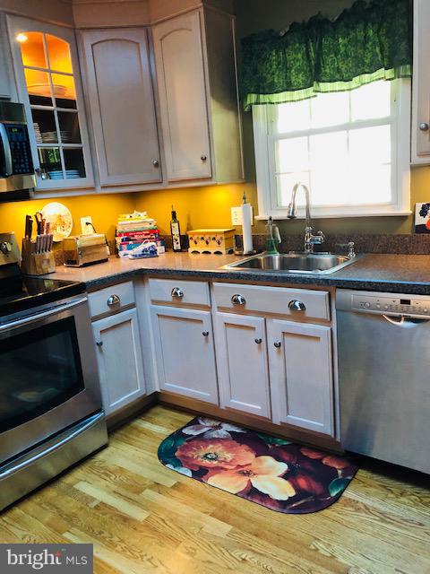 6514 Rivington Road Springfield, VA 22152 - Photo 4 of 30 Kitchen