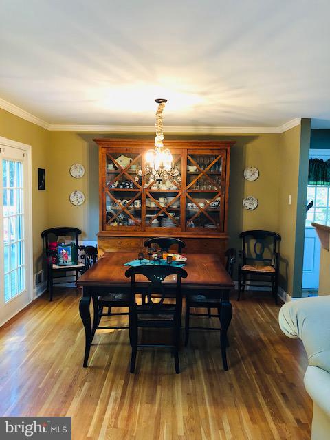 6514 Rivington Road Springfield, VA 22152 - Photo 8 of 30 Dining Room