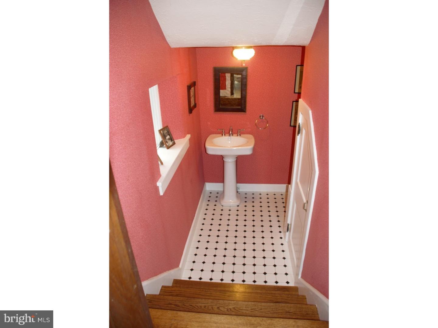 285 Woodland Road Wayne, PA 19087 - Photo 4 of 20