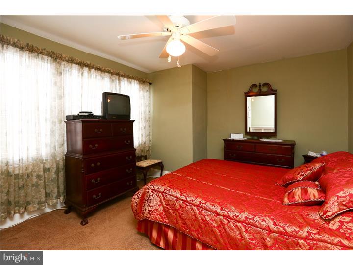 532 Roxborough Avenue Philadelphia, PA 19128 - Photo 15 of 20 Bedroom - Main