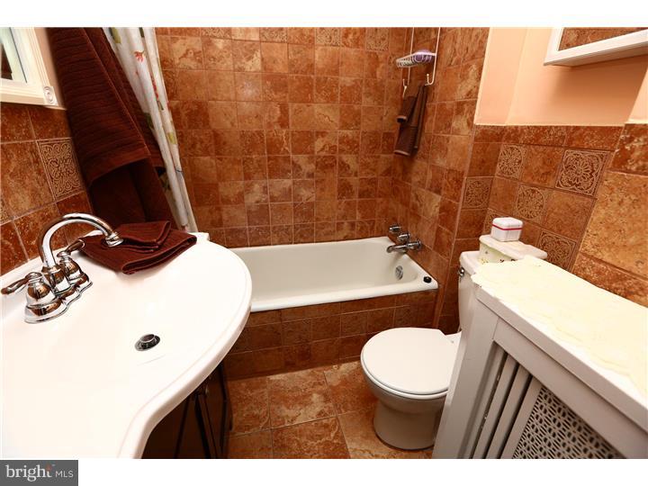 532 Roxborough Avenue Philadelphia, PA 19128 - Photo 16 of 20 Bathroom
