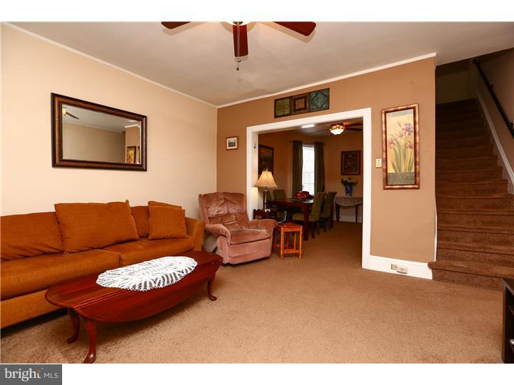 532 Roxborough Avenue Philadelphia, PA 19128 - Photo 5 of 20 Living Room