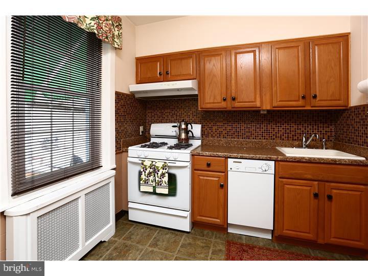 532 Roxborough Avenue Philadelphia, PA 19128 - Photo 10 of 20 Kitchen