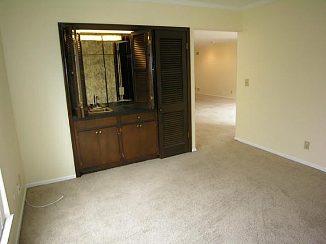 3508 Rue De Fleur Columbus, OH 43221 - Photo 10 of 24