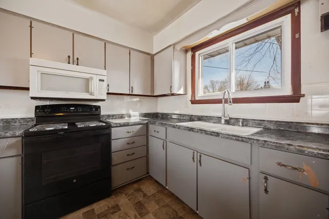 $240,000 | 1517 South Arch Street, Janesville, WI 53546